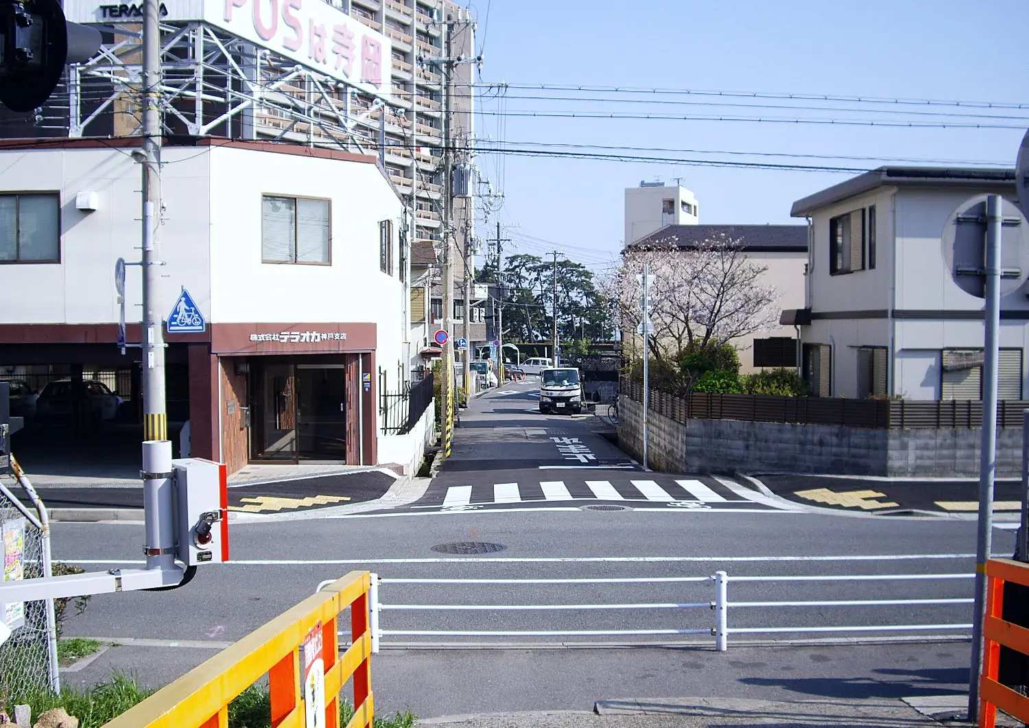 兵庫県神戸市須磨区稲葉町付近のJRの踏切